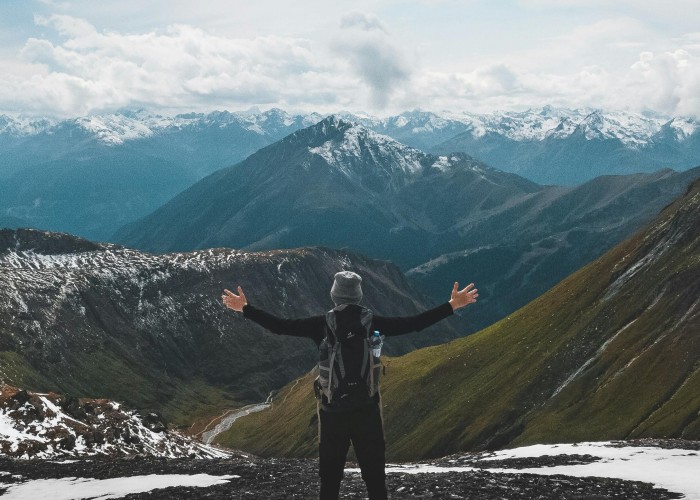 1761713287-pexels-v-o-y-t-a-1516057-3027727 (1).jpg